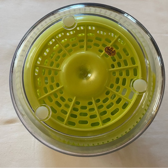 Salad Spinner - Picture 4 of 12